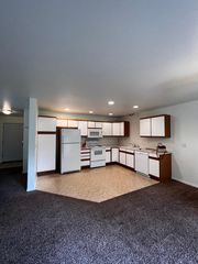 2047 SW Canyon Dr, Redmond, OR 97756
