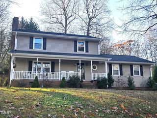 112 Stoneham Ct, Mebane, NC 27302
