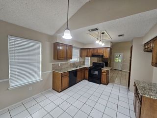 5 Canary Ct, Mansfield, TX 76063