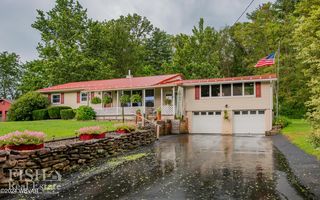 60 Youngs Addition Rd, Mill Hall, PA 17751