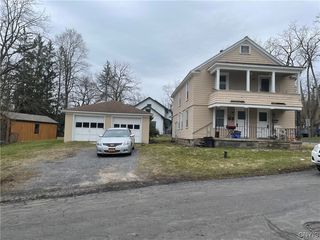 429-431 Englewood Ave, Syracuse, NY 13207