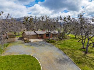 1721 Oakmont Way, Medford, OR 97504