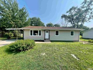 880 W  Harrison Rd, Murphysboro, IL 62966