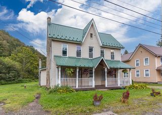 17 Main St, Sonestown, PA 17758