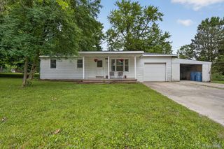 9288 Hilda Ln, Flushing, MI 48433