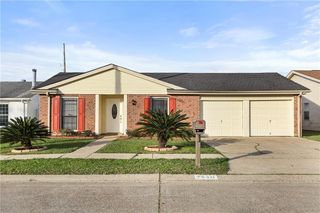2540 Eastview Dr, Harvey, LA 70058