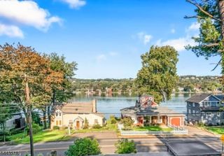 255 E Shore Trl, Sparta, NJ 07871