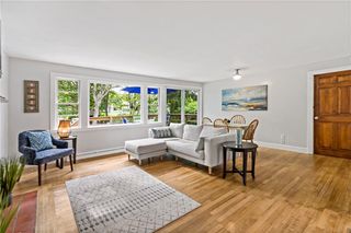 76 S  River Dr, Narragansett, RI 02882