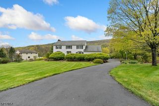2 Volcanic Hill Rd, Wantage, NJ 07461
