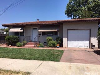 435 N  2nd Ave, Oakdale, CA 95361