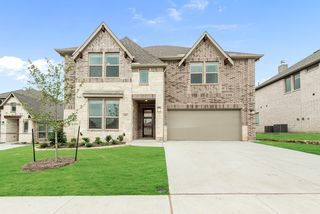 215 Comanche Trl, Alvarado, TX 76009