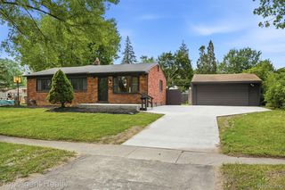 23040 Shiell St, Clinton Township, MI 48035