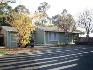 350 Shadowfalls Ct, Martinez, CA 94553