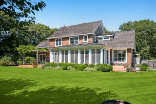 16 Fairway Dr, East Hampton, NY 11937