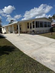 8203 E  Bitterbush Ln, Port Saint Lucie, FL 34952