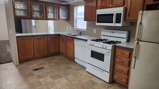 1053 Wheatridge Ct, Burton, MI 48509