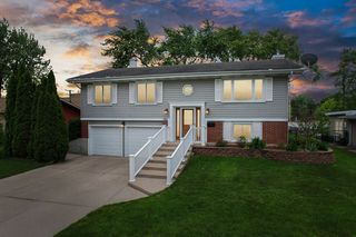 785 Cambridge Ln, Hoffman Estates, IL 60169