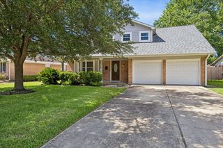 5019 Kinglet St, Houston, TX 77035