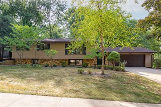 628 Oak Park Blvd, Cedar Falls, IA 50613