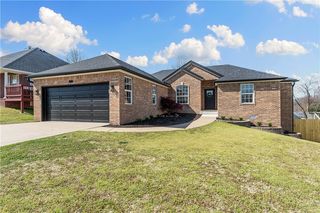 44 Valley View Cir, Bentonville, AR 72712