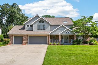 1327 Mulberry Ln, Saint Joseph, MI 49085