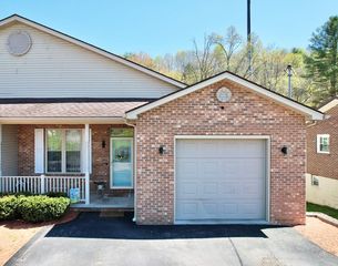 207B Middlesex Ave, Princeton, WV 24740