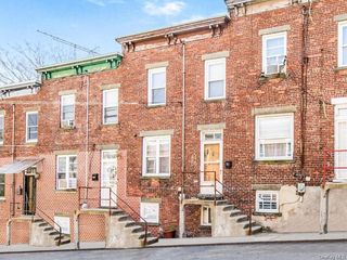 52 Moquette Row S, Yonkers, NY 10703