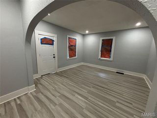 51 W  Beach Ave, Wood River, IL 62095