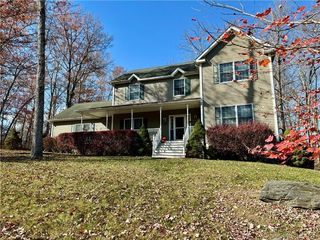 8 Carrington Court, Salt Point, NY 12578