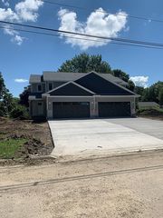 814 Meridian St, Tipton, IA 52772