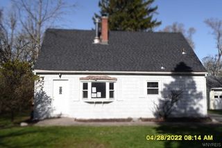 4306 Shimerville Rd, Clarence, NY 14031