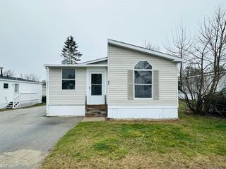 30 Kendall Pond Road UNIT 52, Derry, NH 03038