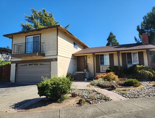 2462 Westvale Ct, Santa Rosa, CA 95403