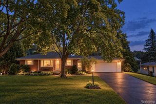 2627 Holland St, Lake Orion, MI 48360