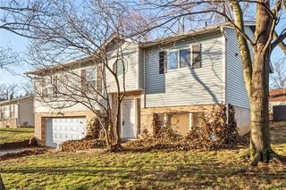 906 W  Woolwick Ct, Saint Charles, MO 63304