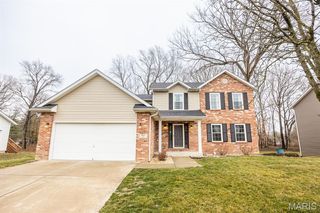 1102 Illini Dr, O'Fallon, IL 62269