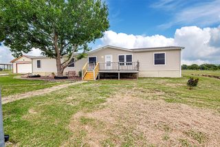 6121 Falcon Ct S, Joshua, TX 76058