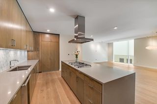 1010 W  10th St #203, Austin, TX 78703