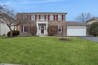 816 S  River Rd, Naperville, IL 60540