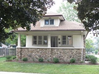 450 Arlington Ave, Elgin, IL 60120