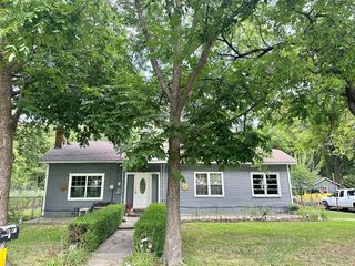 1404 S  Grand Ave, Gainesville, TX 76240