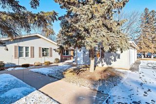 1001 S  West Ct #D, Appleton, WI 54915