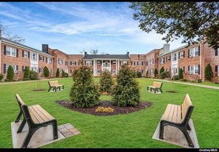 261 Central Avenue #E2, Lawrence, NY 11559