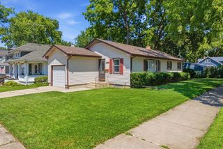 1003 Bellevue Ave, Elgin, IL 60120