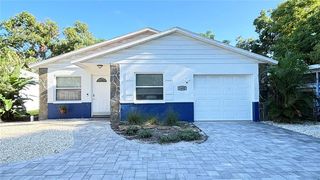 2431 Loma Linda St, Sarasota, FL 34239
