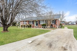 8 Millcrest Way, Mauldin, SC 29662