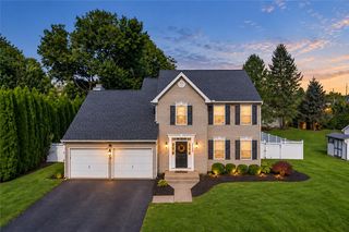 2549 Black Forest Dr, Coplay, PA 18037