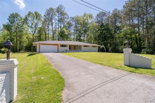 208 Woodland Cir  NW, Calhoun, GA 30701