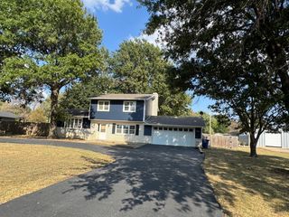 612 S  Westview Dr, Chanute, KS 66720