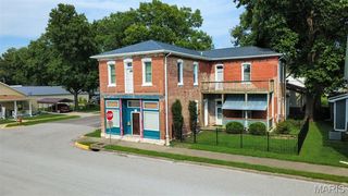 302 S  Main St, Trenton, IL 62293